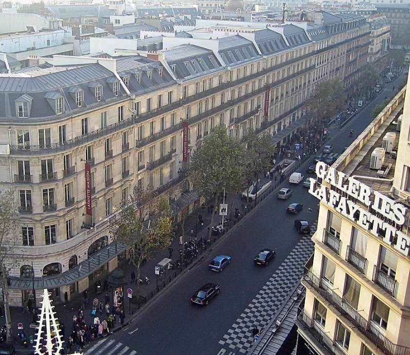 Boulevard Haussmann, Galeries Lafayette sign on the right