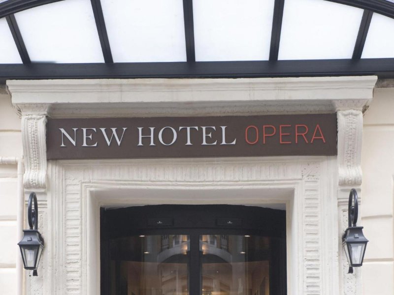 Newhotel Opéra Entrance