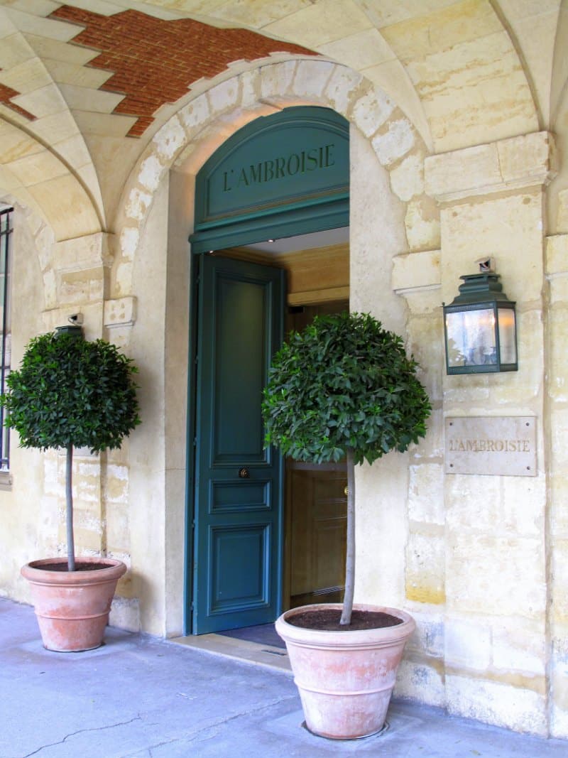 Restaurant L'Ambroisie Entrance