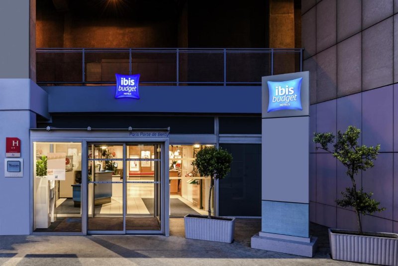 ibis budget Paris Porte de Bercy Entrance