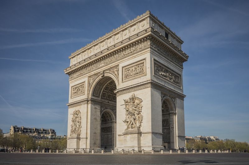 Arc de Triomphe (Triumphal arch)