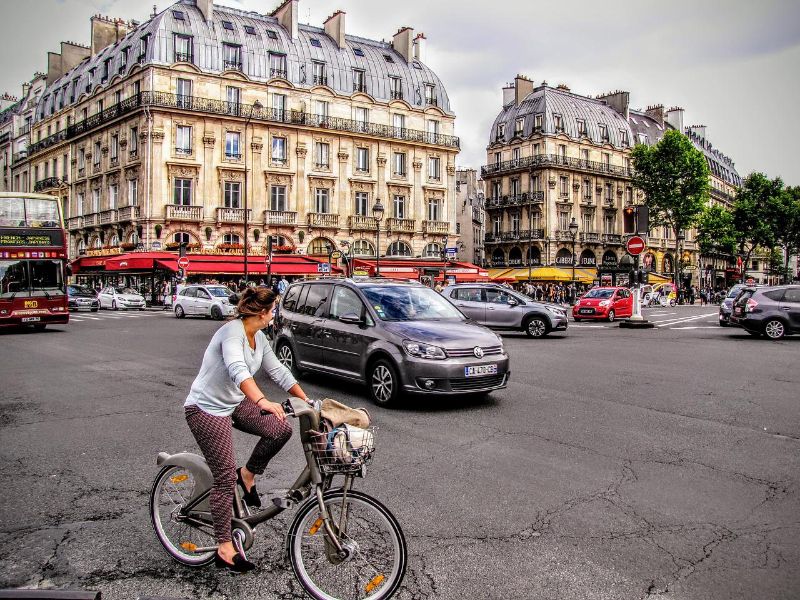 Place Saint-Michel Street