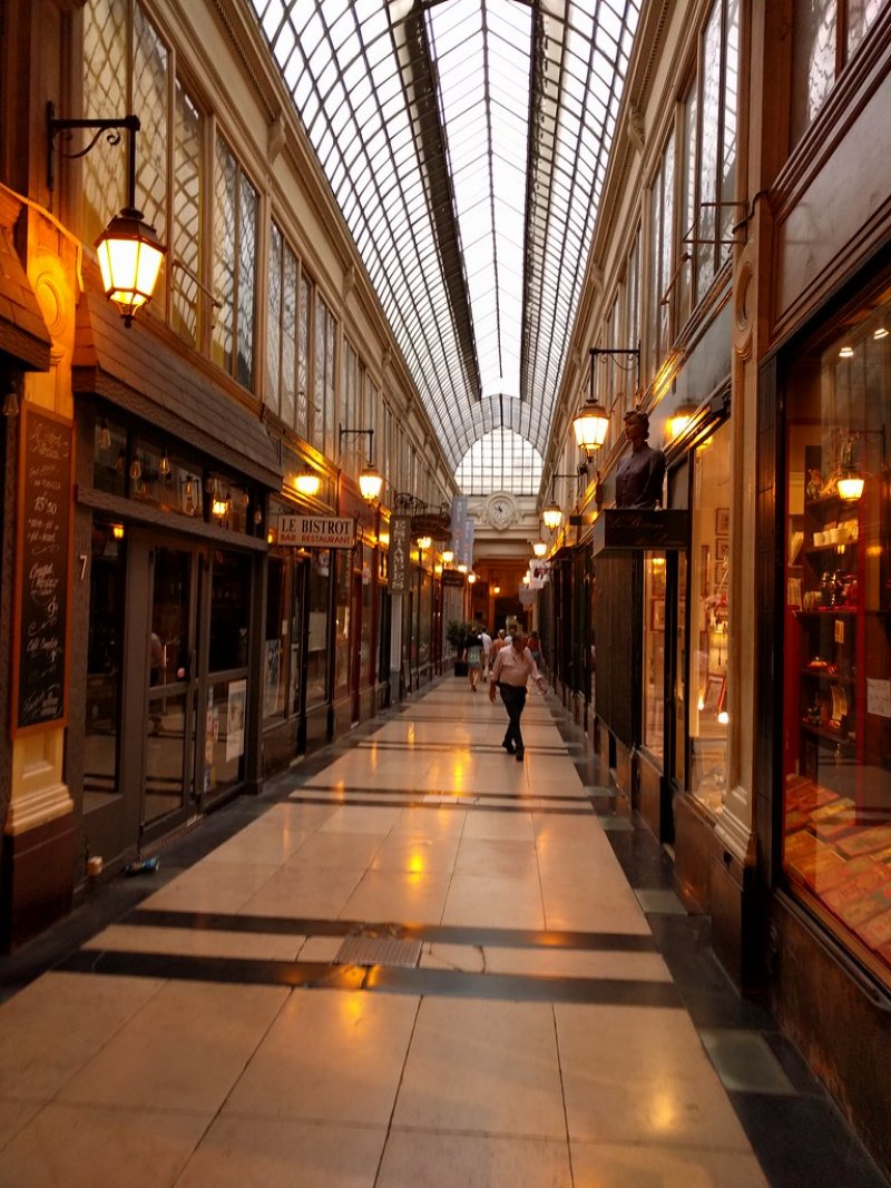 Passage Verdeau Hallway