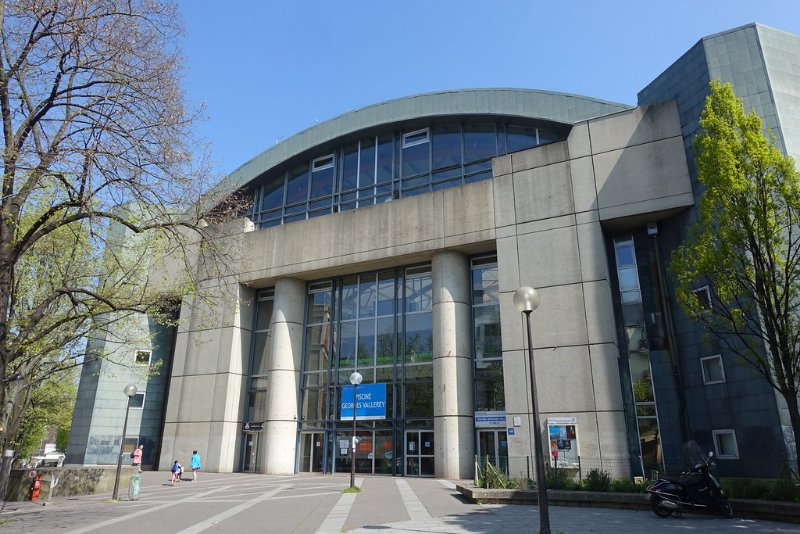 Piscine Georges Vallerey Building