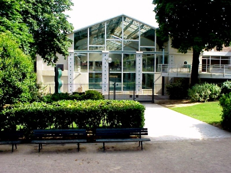 Piscine Hébert Building