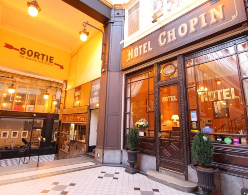 Hôtel Chopin Entrance