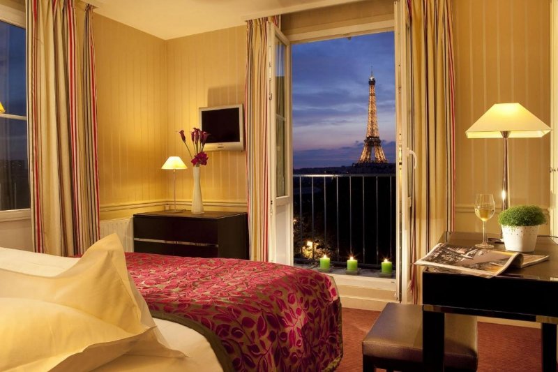 Hotel Duquesne Eiffel Room with Eiffel View