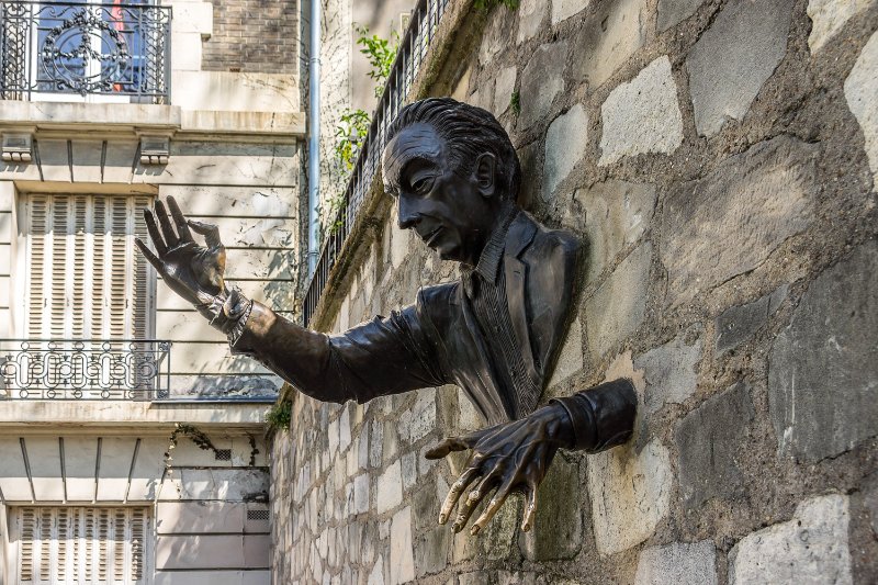 Jean Marais sculpture Man Who Walked through Walls