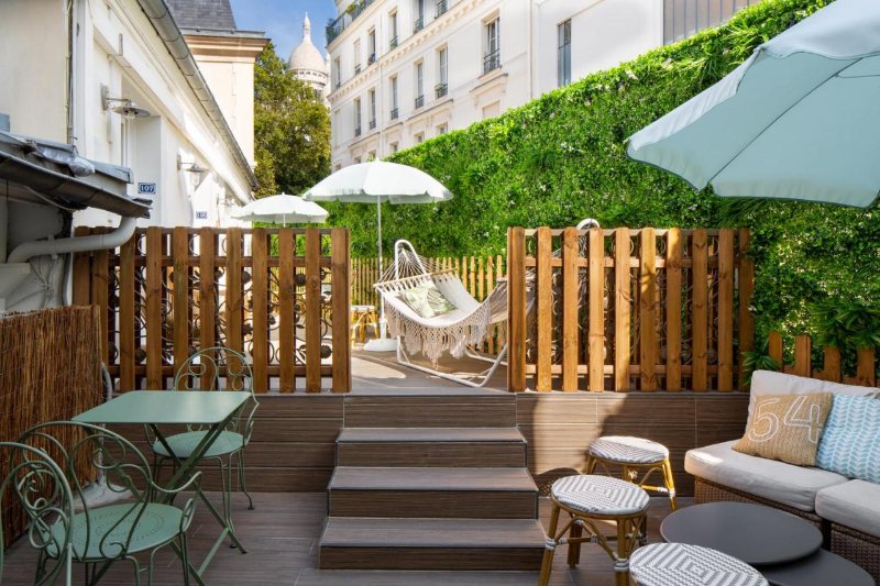 Le Village Montmartre Outdoor Terrace