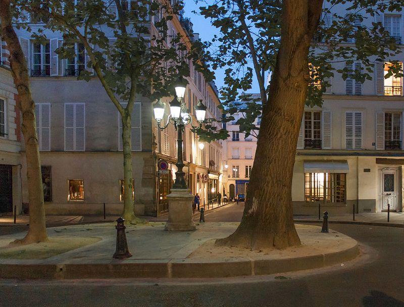 Place de Furstemberg at twilight