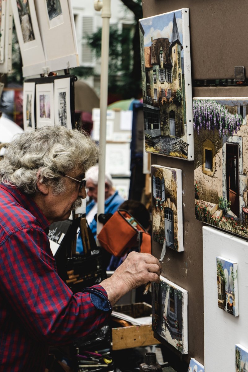 Place du Tertre Painter and Piantings