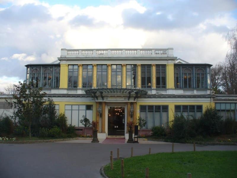 Front view of Restaurant Ledoyen