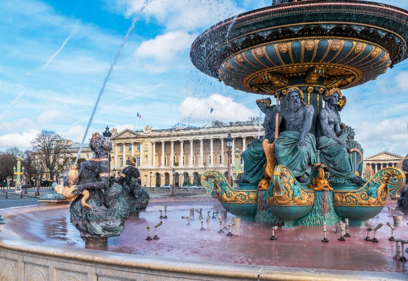 Fountain with the Madeleine in the background