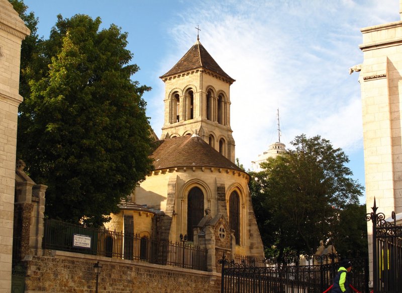 Saint Pierre de Montmartre Exterior