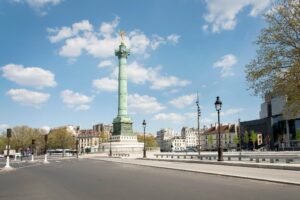 Side view of Place de La Bastille