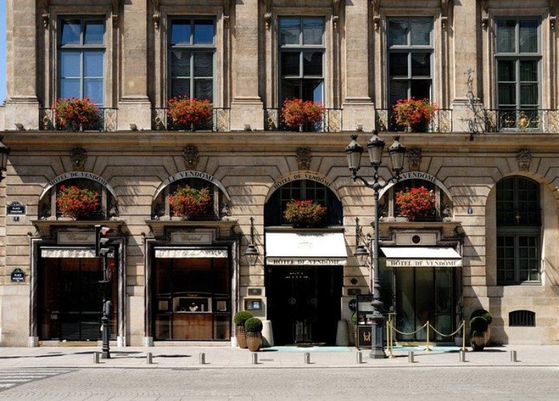 Front view of The Hôtel de Vendôme