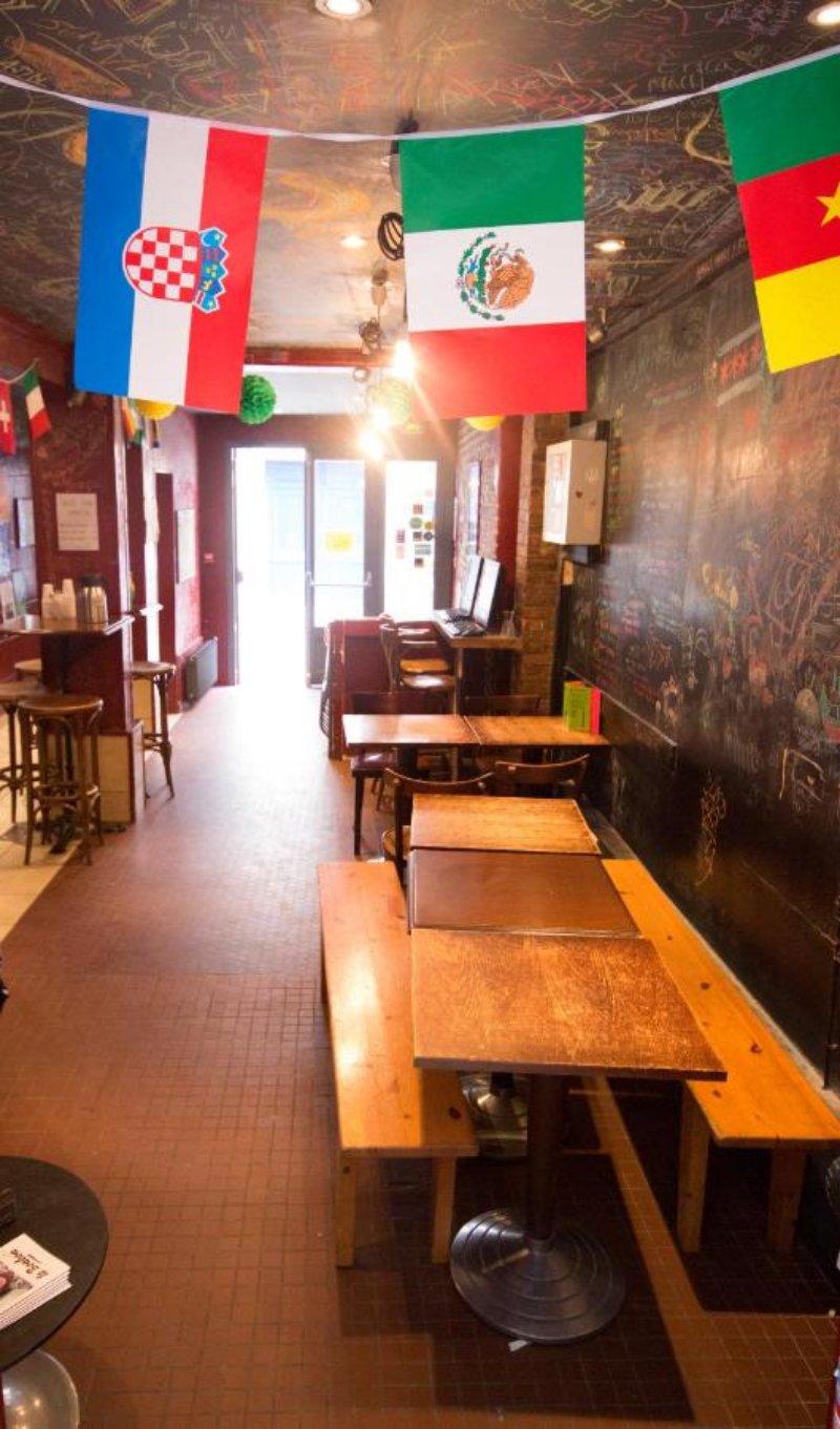 Young and Happy Latin Quarter Dining Area