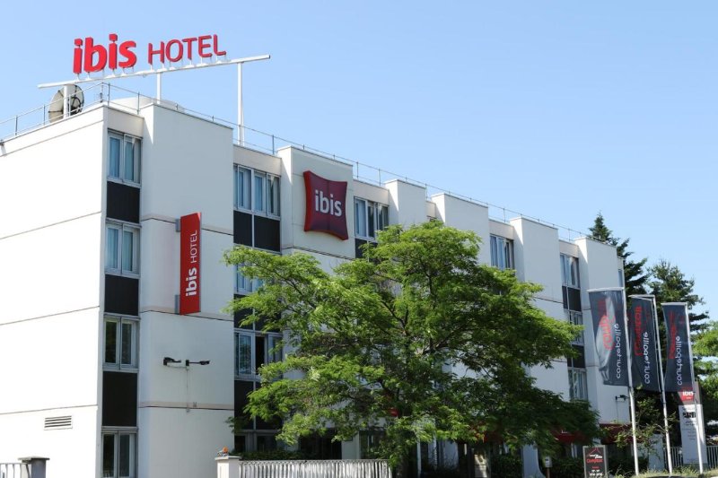 ibis Saint-Denis Stade Ouest Building