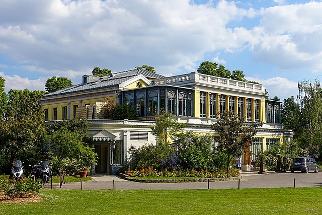 Located in the heart of Paris, Pavillon Ledoyen is nestled near the famous Champs-Élysées, with close proximity to iconic attractions like the Petit Palais.