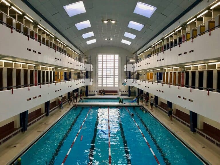 Interior view of Piscine Château Landon