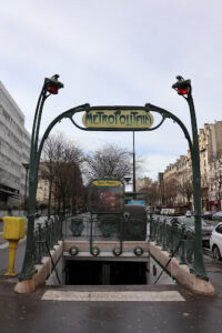 Édicule Guimard of the Saint-Marcel station