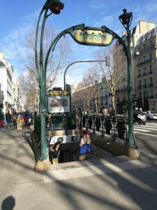 Édicule Guimard of the Mouton-Duvernet station