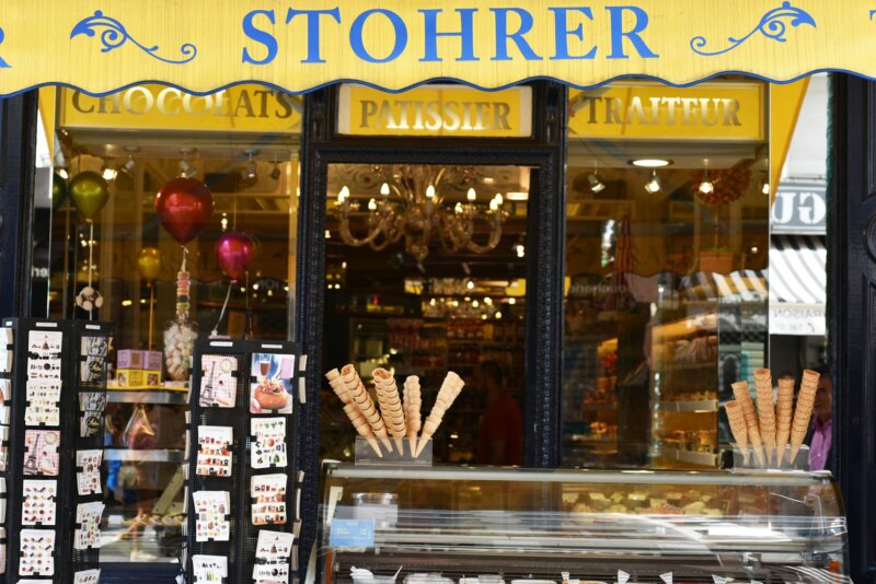 Patisserie Stohrer entrance