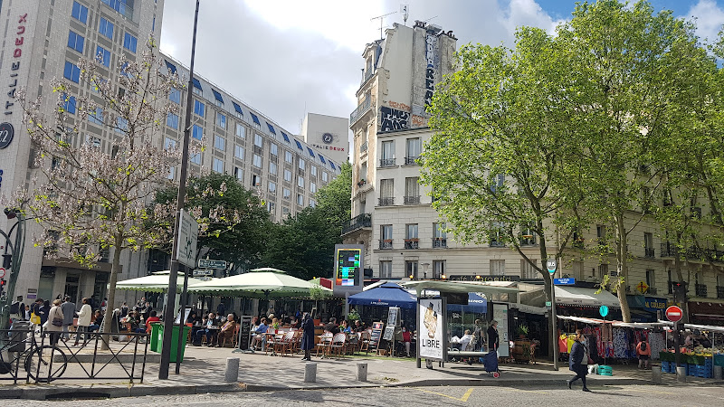 Édicule Guimard of the Place d'Italie station