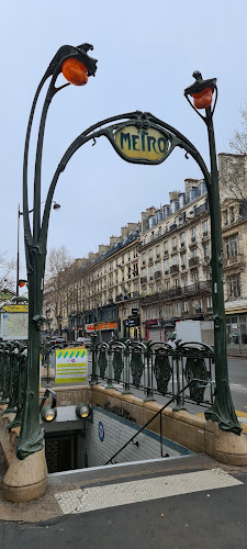 Édicule Guimard of the Château d'Eau station