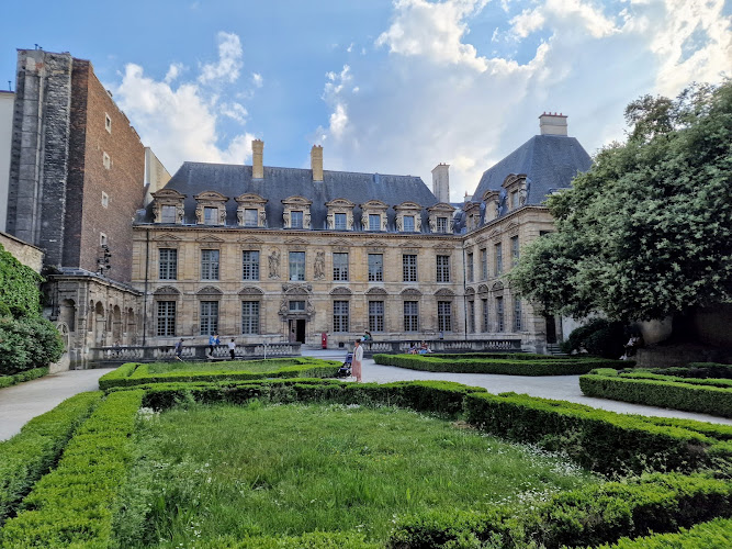 Hôtel de Sully