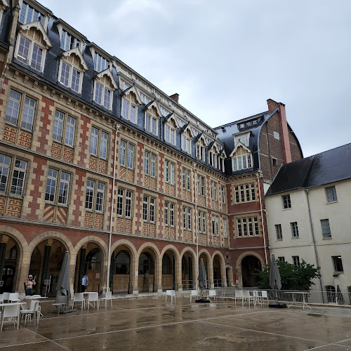Institut catholique de Paris