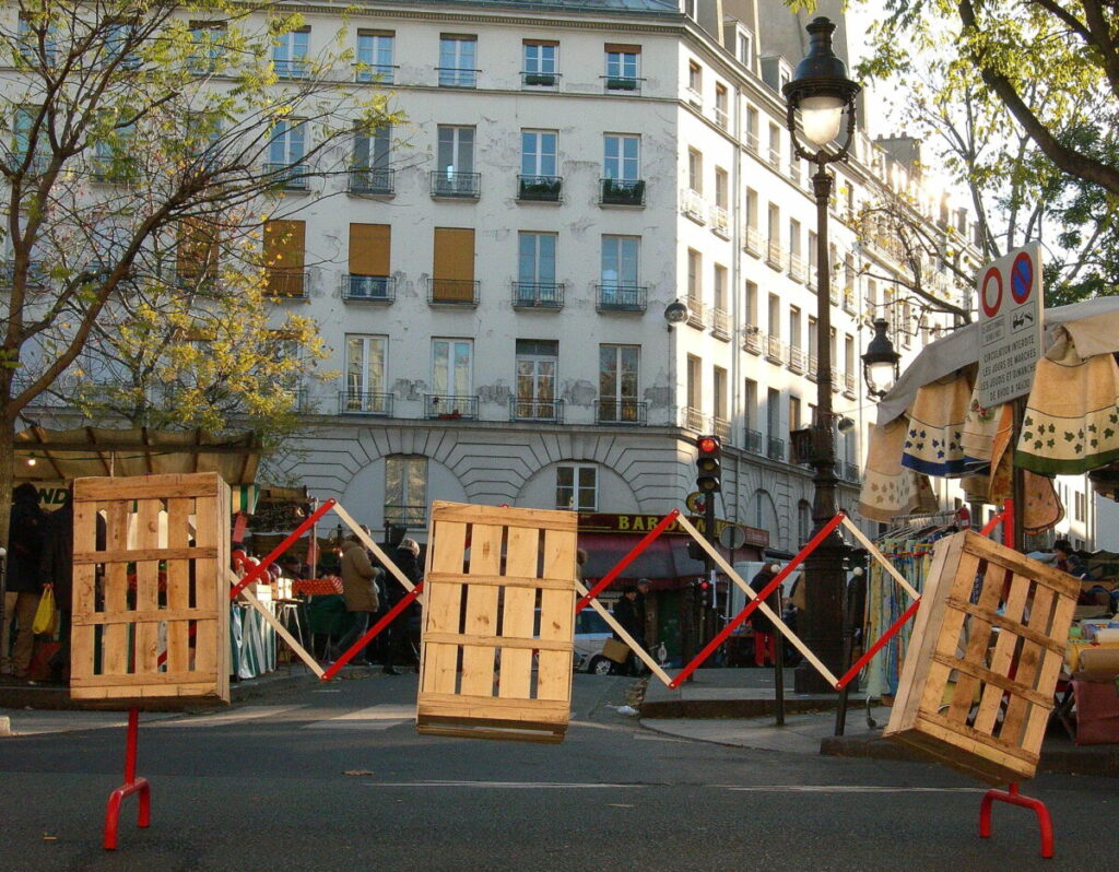Fence in Marché de la Bastille