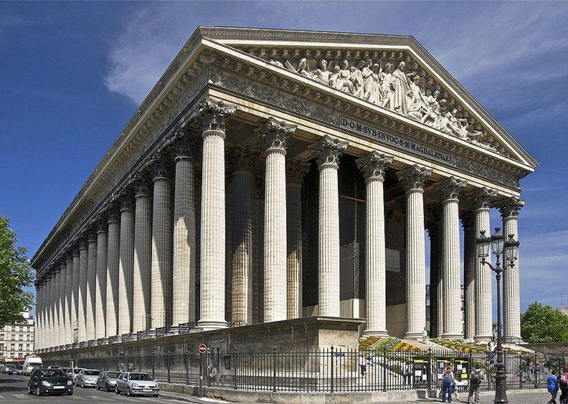 Inside L'église de La Madeleine Church