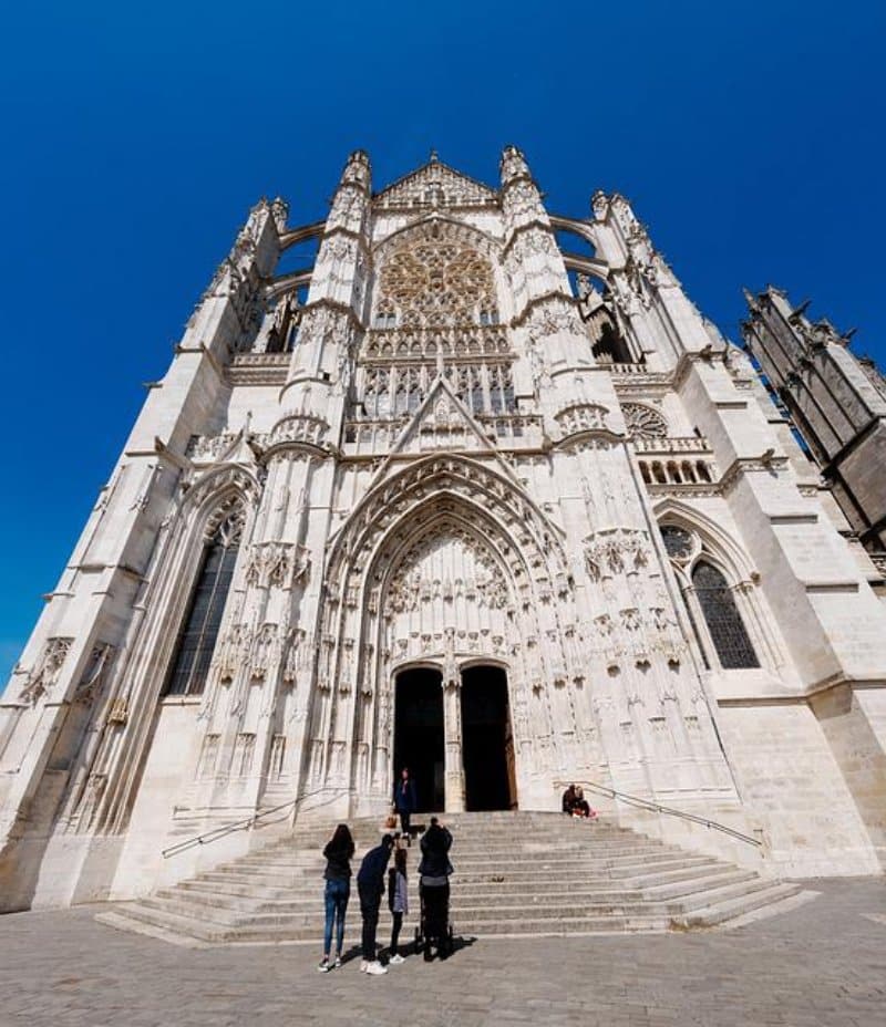 Beauvais Cathedral Grand  Exterior