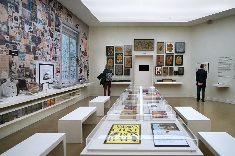 Musée d'Art Moderne de Paris Exhibit