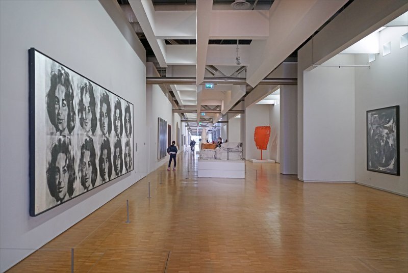 Musée National d'Art Moderne Exhibits