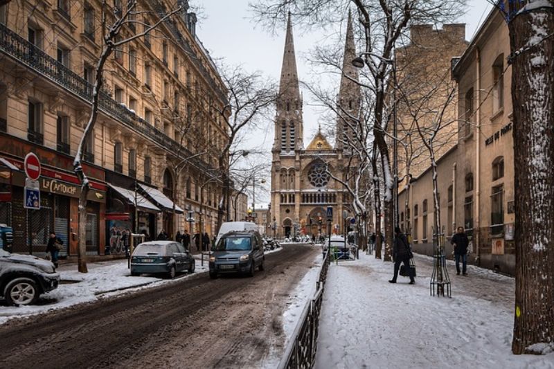 Street to the church in Paris