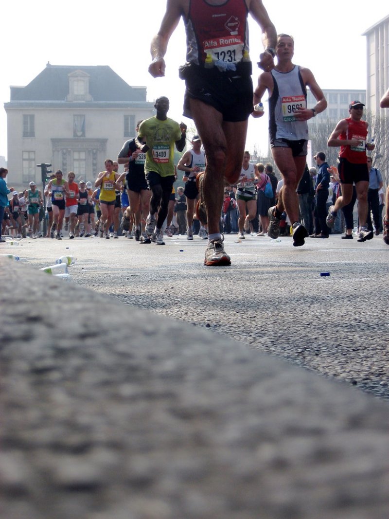 Participants in Paris Marathon