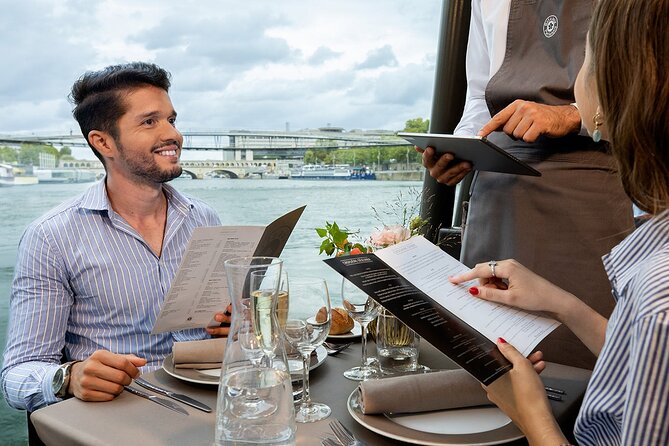 Bateaux Parisiens Seine River Lunch Cruise with Live Music Review