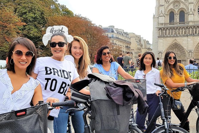 Bike Paris treasures with a live guide - Families & Friends with a tour will take you on a journey through the heart of Paris. So grab your bike, put on your helmet, and get ready to experience the magic of the City of Light.