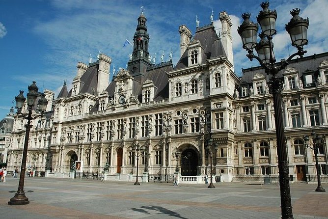 Explore Le Marais like a local - Private walking tour with a classic view of a castle.