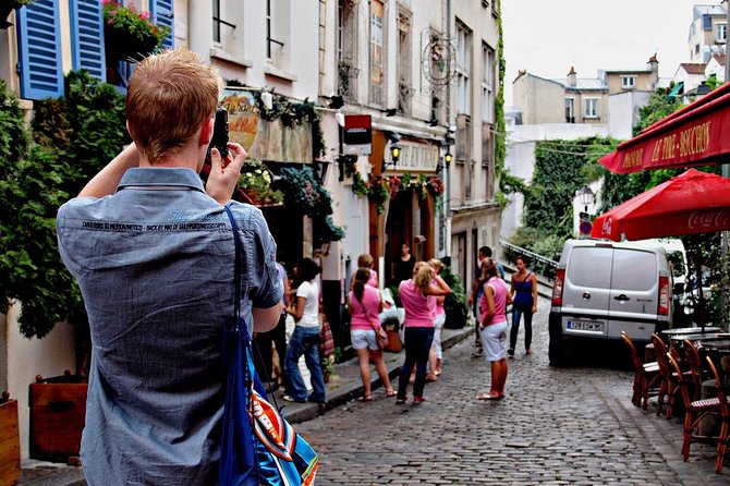 Explore Montmartre like a local - Private walking tour Review