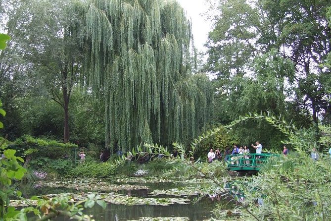 Paris to Giverny Round-Trip Transfer with Skip-the-Line Ticket skip-the-line ticket for the Paris to Giverny round-trip transfer is a valuable option for those wanting to make the most of their visit to Claude Monet's home and gardens.