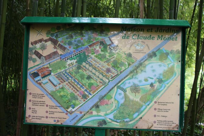 Paris to Giverny Round-Trip Transfer with Skip-the-Line Ticket. Giverny is a quaint and picturesque village located approximately 75 km from Paris. Known for its beautiful gardens and landscapes, it is no wonder that this place attracted Monet and served as his haven for creativity.