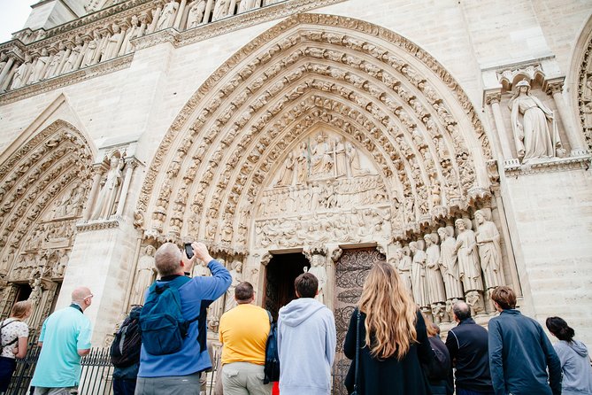 History of Paris Walking Tour with Notre Dame, Latin Quarter, and Île de la Cité with tourists.