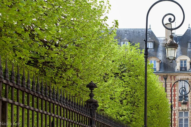 Le Marais Private Walking Tour with refreshing green leaves.