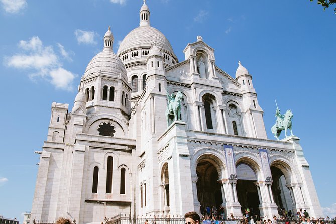 Montmartre and Sacre Coeur Walking Tour in Paris Review with a Vibrant Feel.