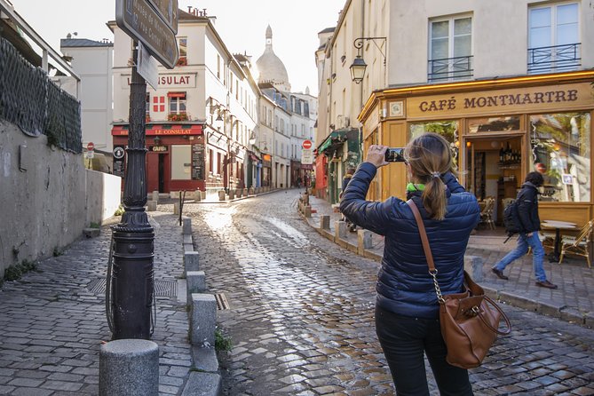 A classic 2.5-Hour Walking Tour of the lively streets of the Magical Montmartre District