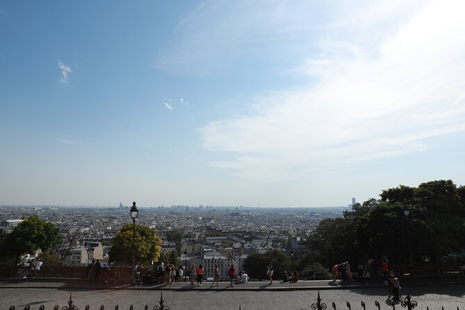 Montmartre Private Walking Tour with an overview.