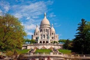 Paris City Tour by Minivan and Montmartre features classic facade